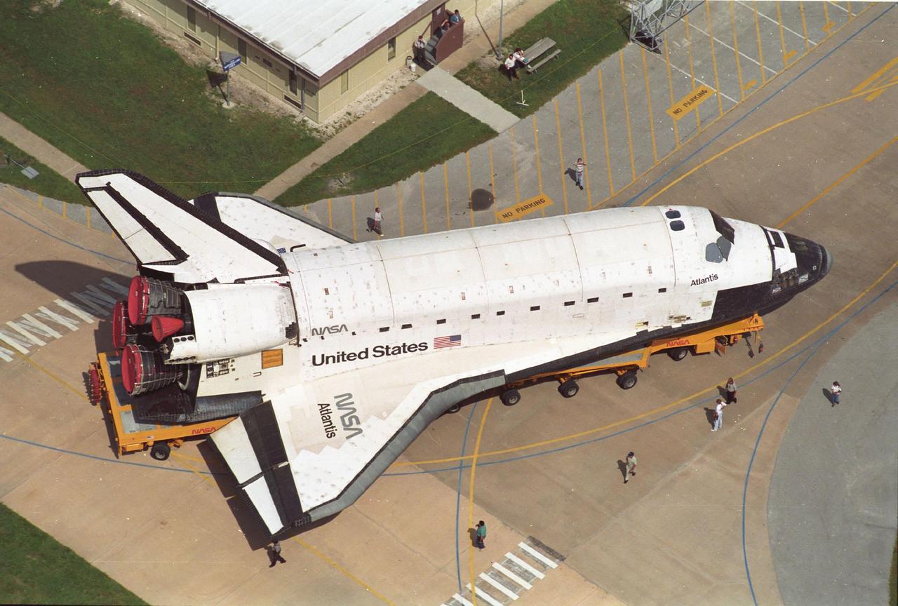 Space Shuttle STS 79 (Atlantis 17), Lands