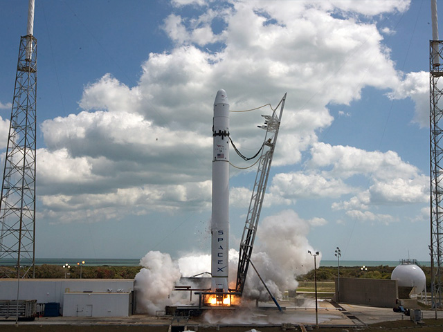 Falcon 9 Original Version Launch, Photo Courtesy SpaceX